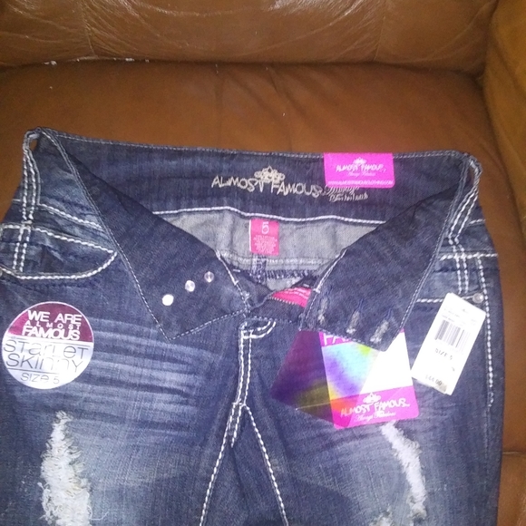 Almost Famous - Picture 2 of 7